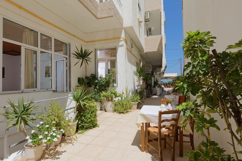 Zorbas Hotel Hersonissos  Exterior photo