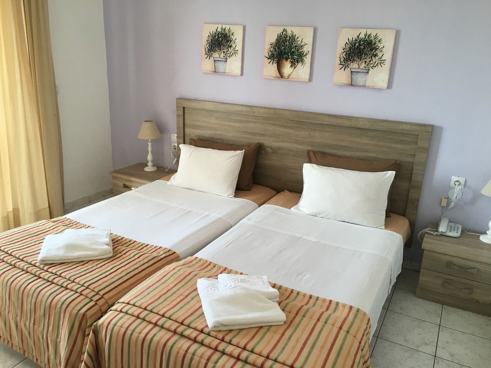 Zorbas Hotel Hersonissos  Exterior photo